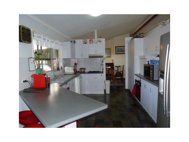 5 San Bromista Court, Urangan QLD 4655