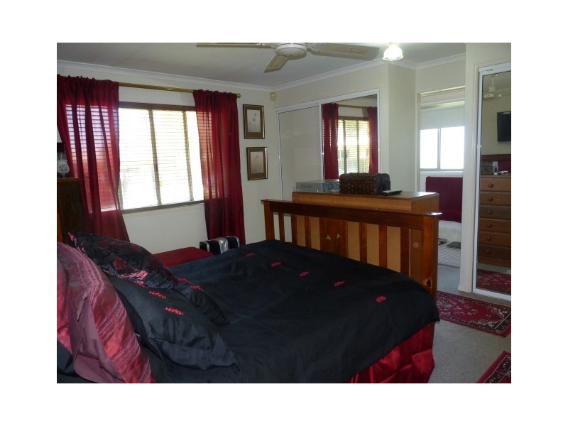 5 San Bromista Court, Urangan QLD 4655