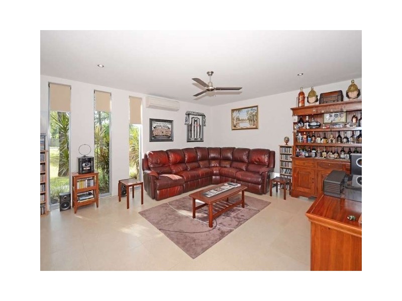 43 Lyons Street, Point Vernon QLD 4655