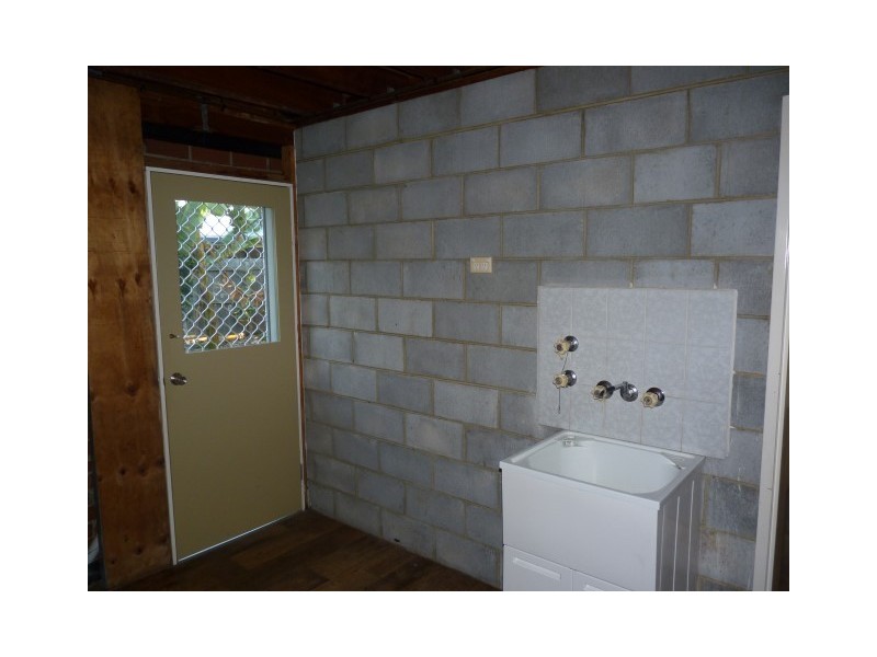 14 Skinner Crescent, Urangan QLD 4655