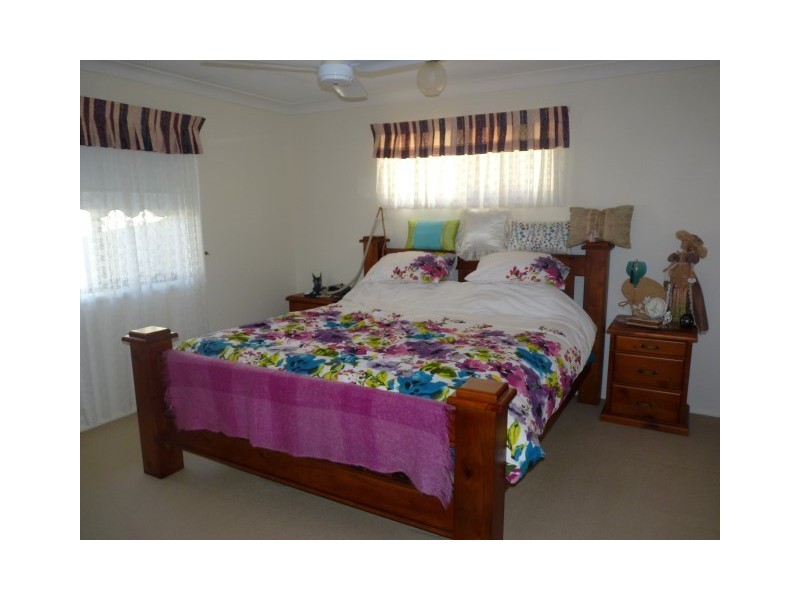 7 Pebble Court, Torquay QLD 4655