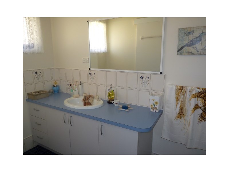 7 Pebble Court, Torquay QLD 4655