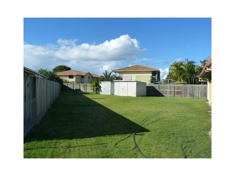 7 Pebble Court, Torquay QLD 4655