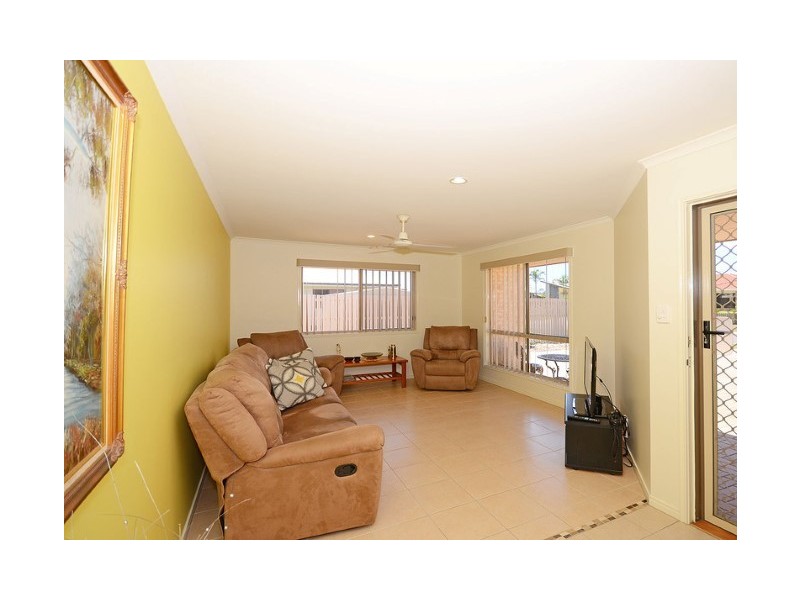 1 Pembridge Circuit, Urraween QLD 4655