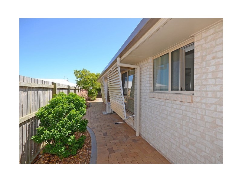 1 Pembridge Circuit, Urraween QLD 4655
