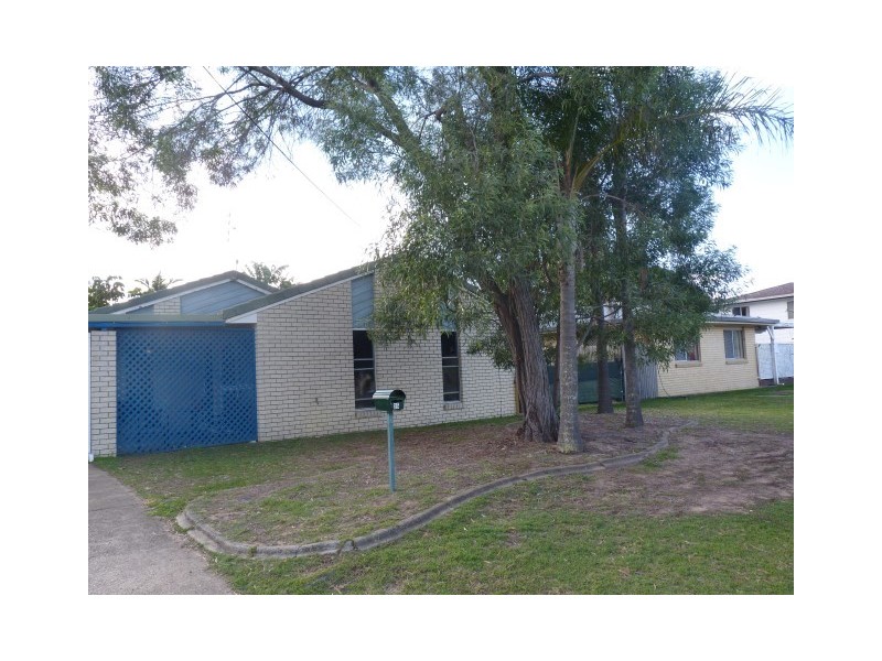 25 William Street, Urangan QLD 4655