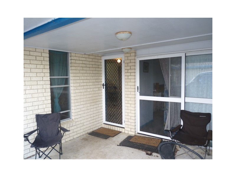 25 William Street, Urangan QLD 4655
