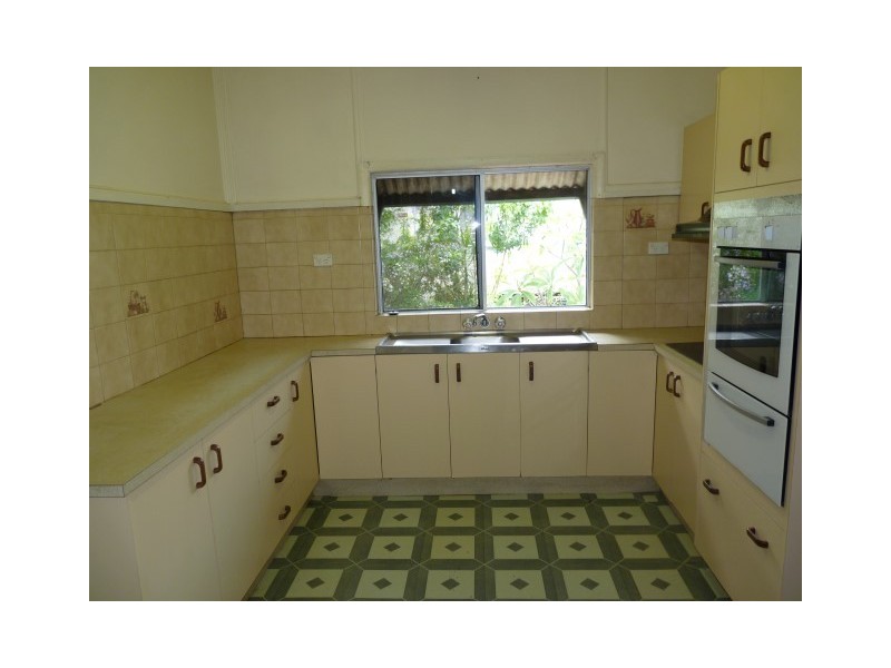 16 Mary Street, Scarness QLD 4655