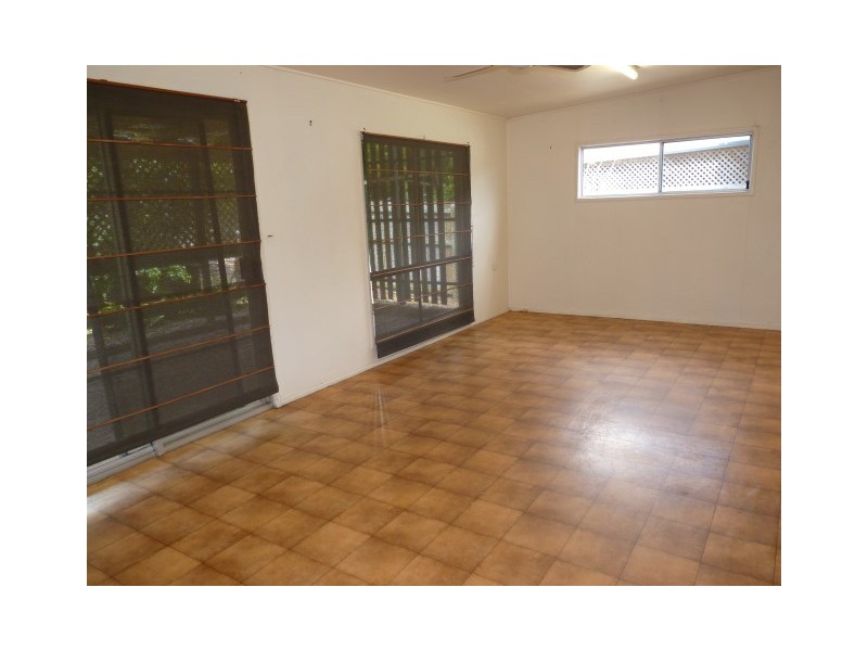 16 Mary Street, Scarness QLD 4655