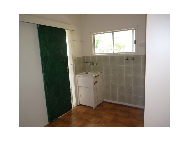 16 Mary Street, Scarness QLD 4655