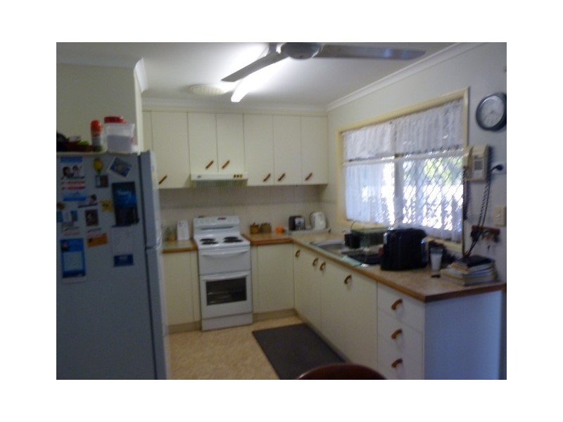 45 Moolyyir Street, Urangan QLD 4655