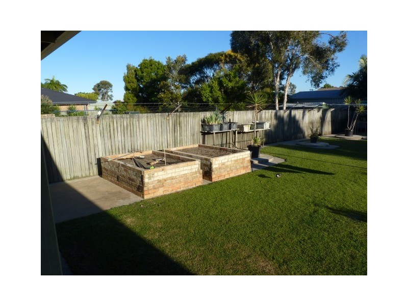 45 Moolyyir Street, Urangan QLD 4655
