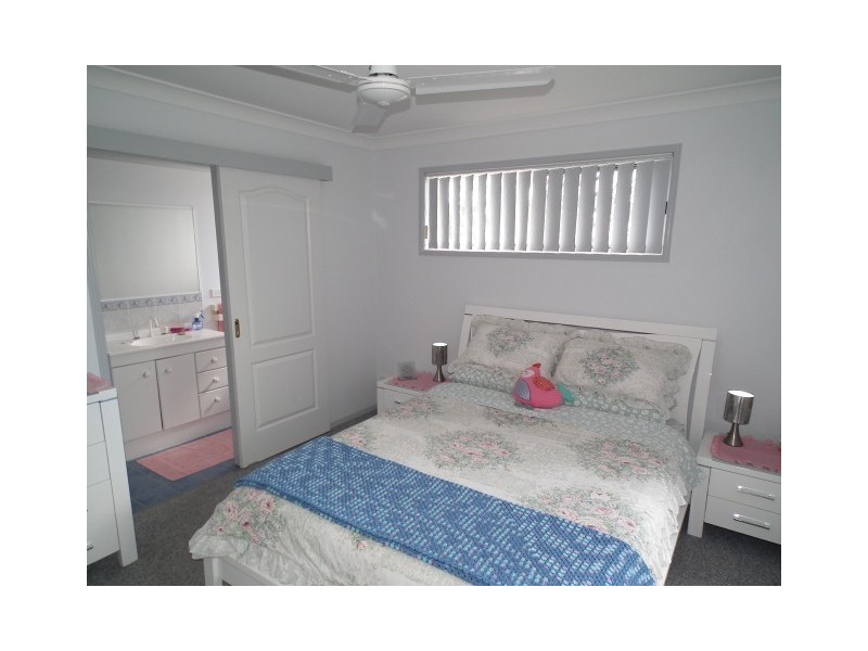 15 Elliot Court, Eli Waters QLD 4655