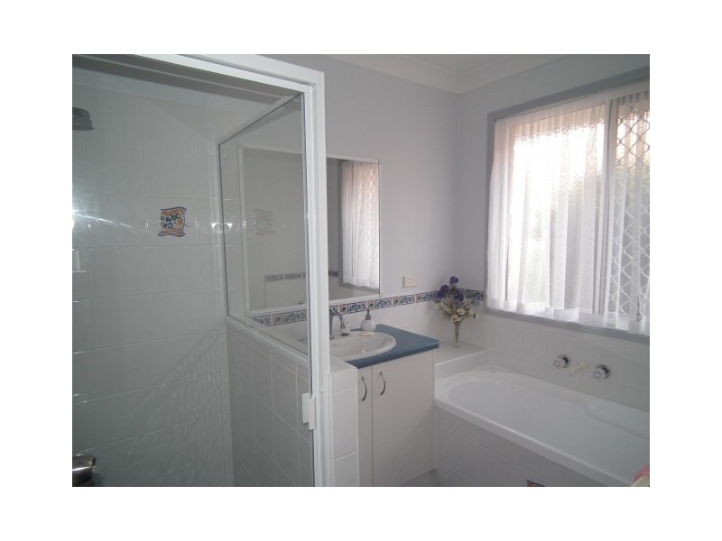 15 Elliot Court, Eli Waters QLD 4655