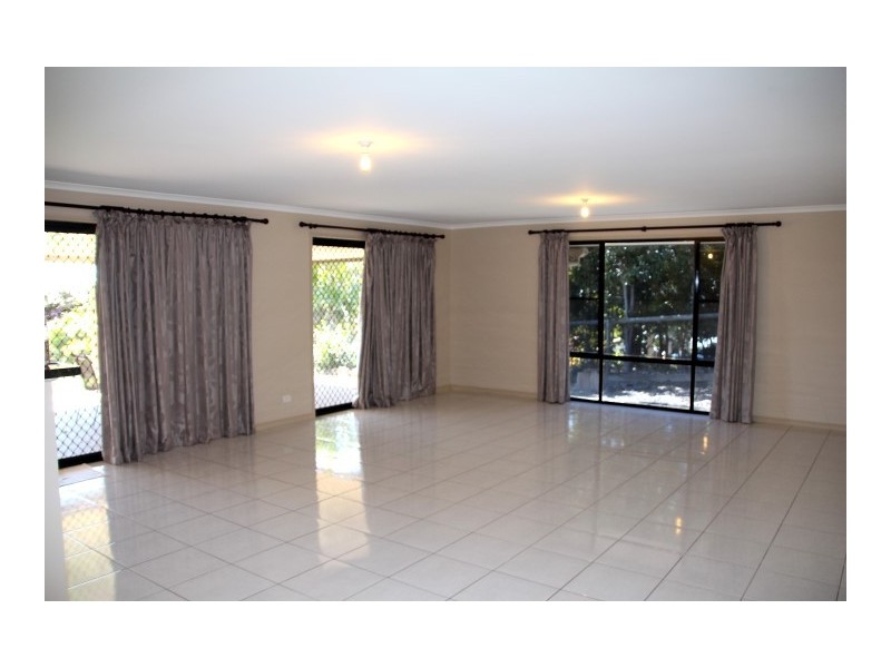 12 Mac Stocks Drive, Dundowran Beach QLD 4655