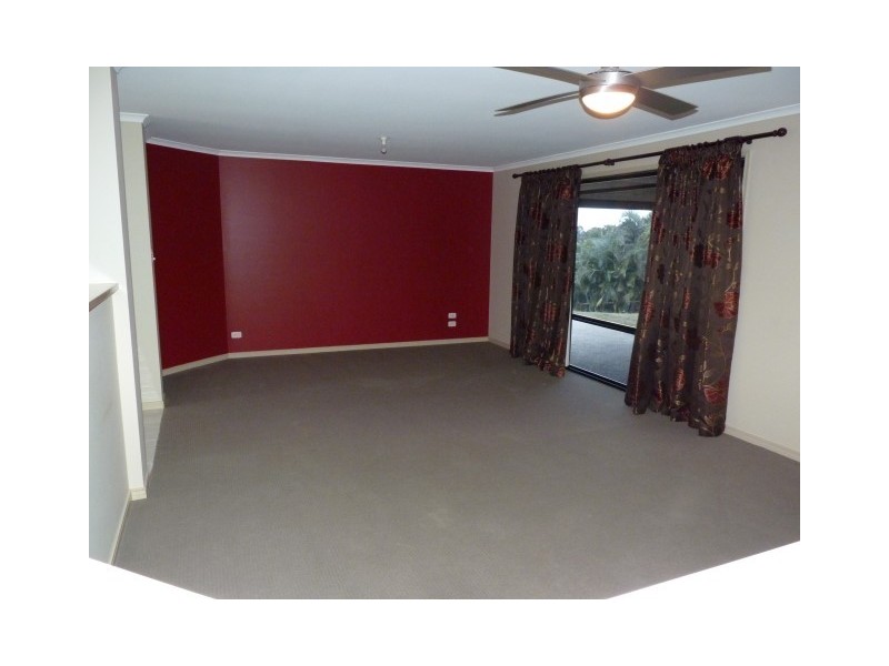 12 Mac Stocks Drive, Dundowran Beach QLD 4655