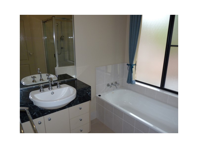 12 Mac Stocks Drive, Dundowran Beach QLD 4655