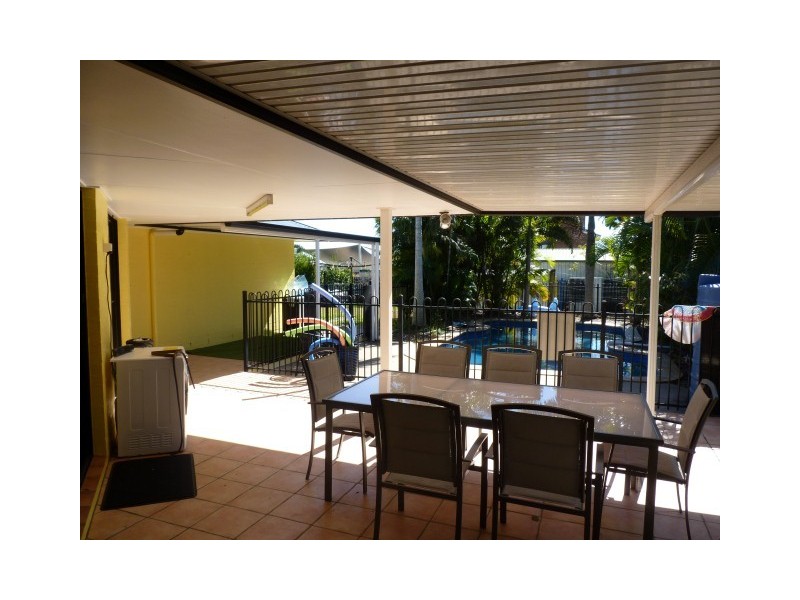 2 Woralie Way, Urraween QLD 4655
