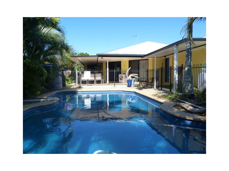 2 Woralie Way, Urraween QLD 4655