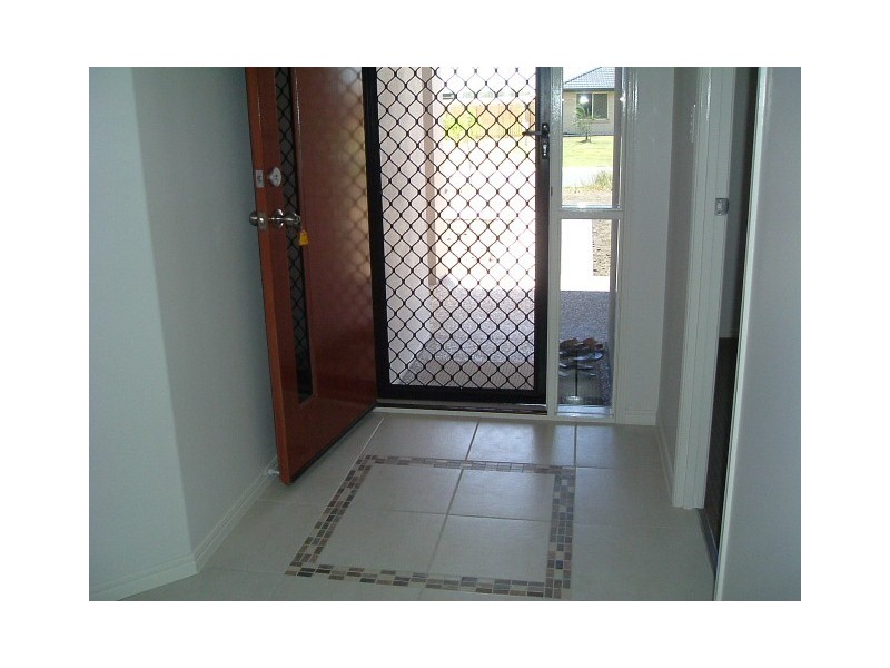 30 Spinnaker Drive, Point Vernon QLD 4655