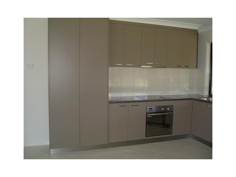 30 Spinnaker Drive, Point Vernon QLD 4655