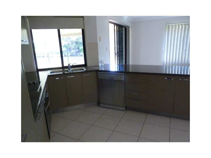 30 Spinnaker Drive, Point Vernon QLD 4655