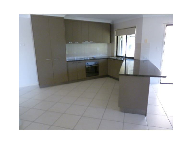 30 Spinnaker Drive, Point Vernon QLD 4655