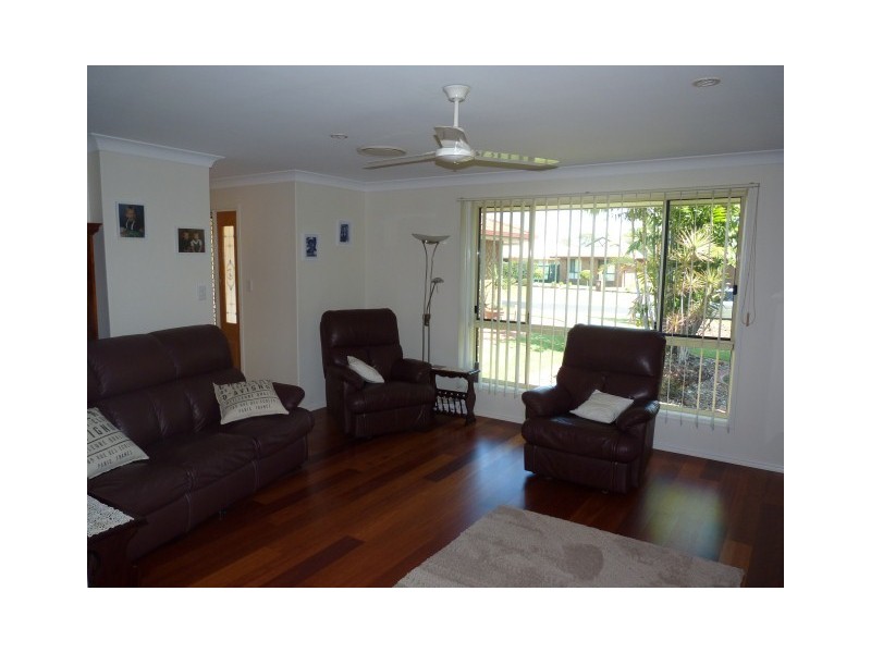 5 Figbird Close, Eli Waters QLD 4655