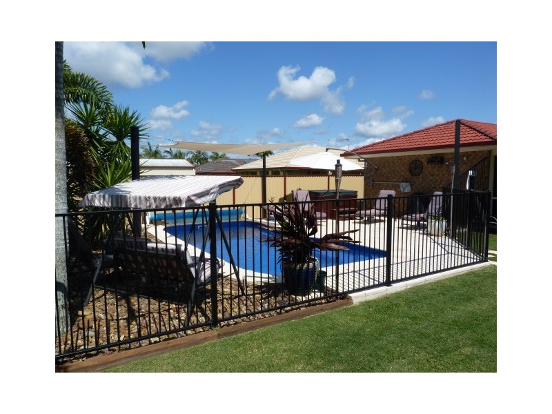 5 Figbird Close, Eli Waters QLD 4655