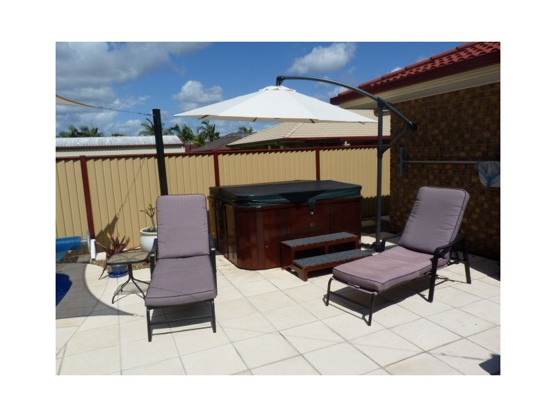 5 Figbird Close, Eli Waters QLD 4655