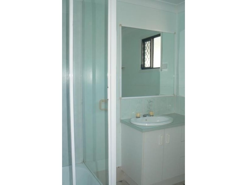 25 Zephyr Street, Scarness QLD 4655