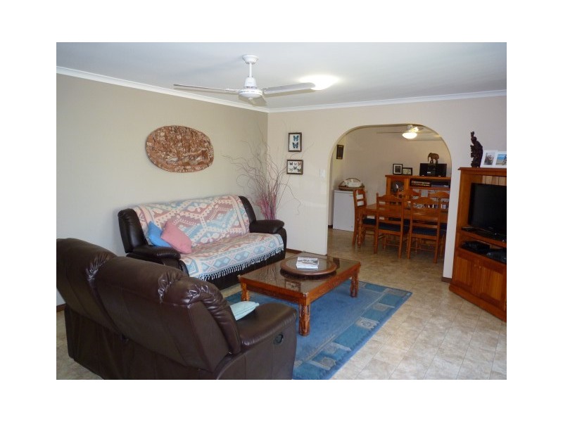 2 Sandalan Way, Urangan QLD 4655