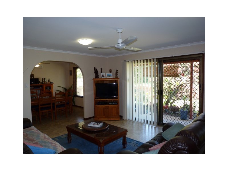 2 Sandalan Way, Urangan QLD 4655