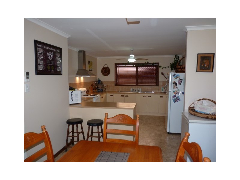 2 Sandalan Way, Urangan QLD 4655