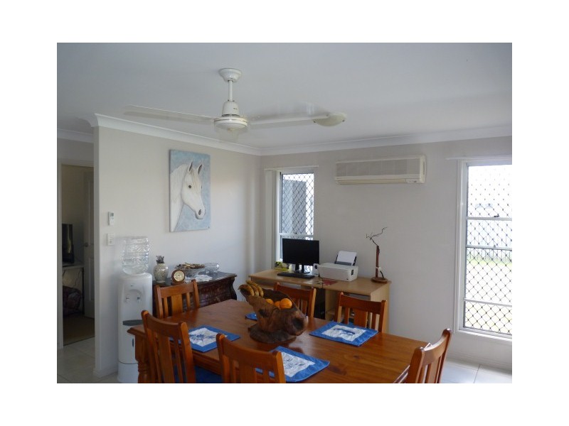 3 Bushlark Avenue, Eli Waters QLD 4655