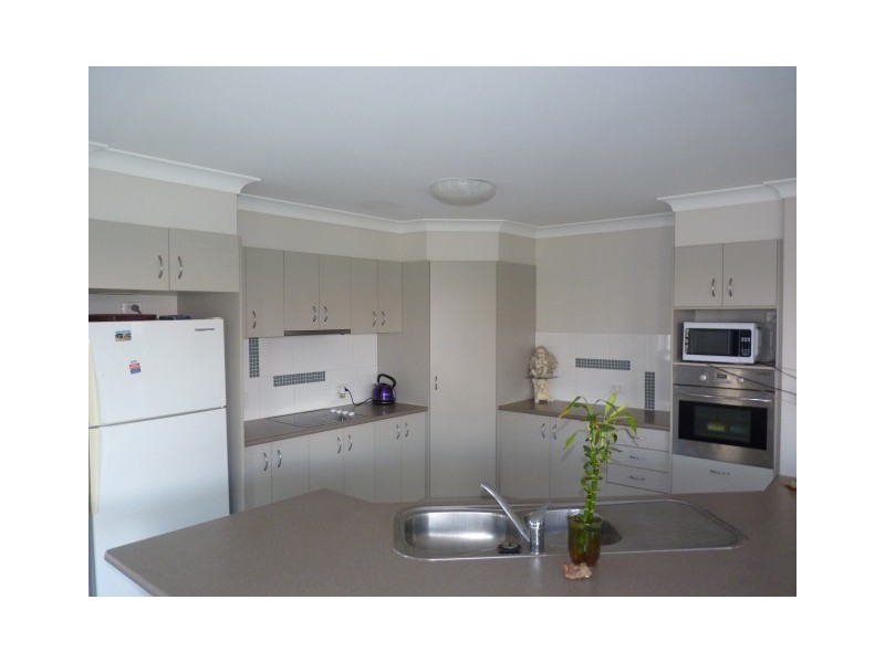 3 Bushlark Avenue, Eli Waters QLD 4655