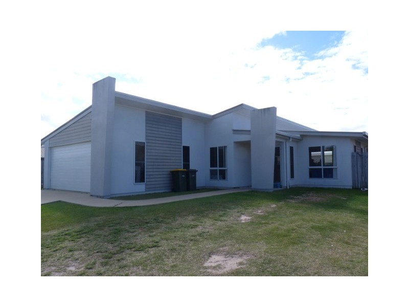 3 Bushlark Avenue, Eli Waters QLD 4655