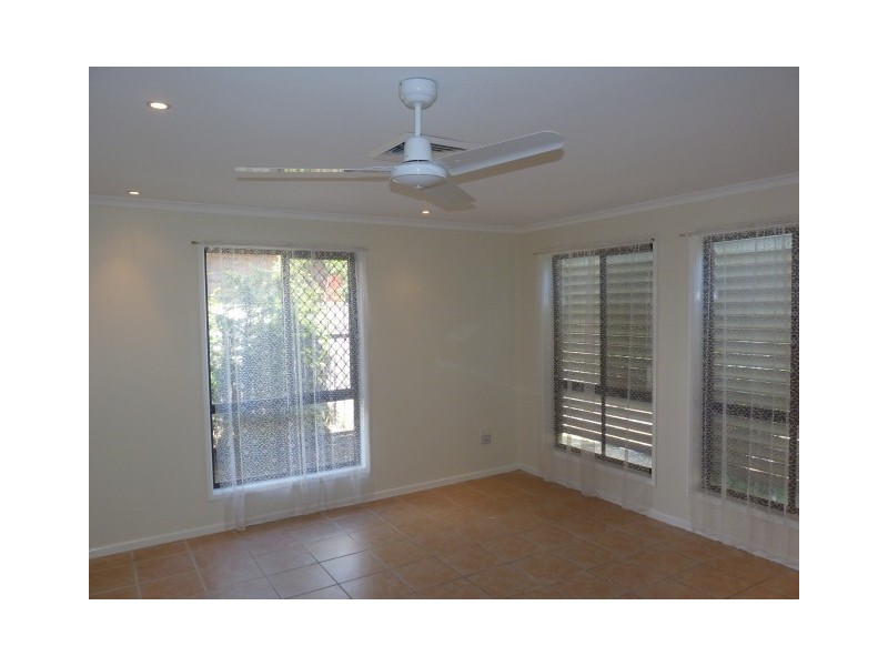 14 Hastings Street, Pialba QLD 4655