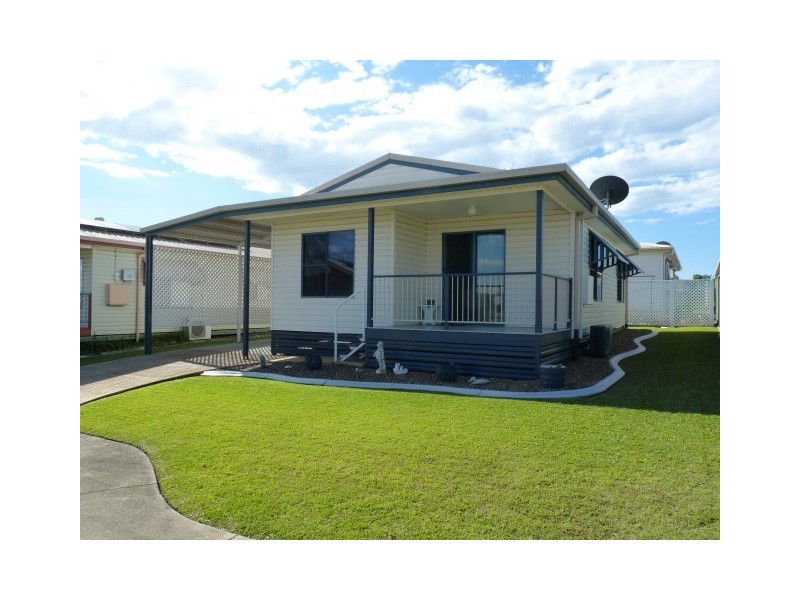 33 Pelican Avenue, Pialba QLD 4655