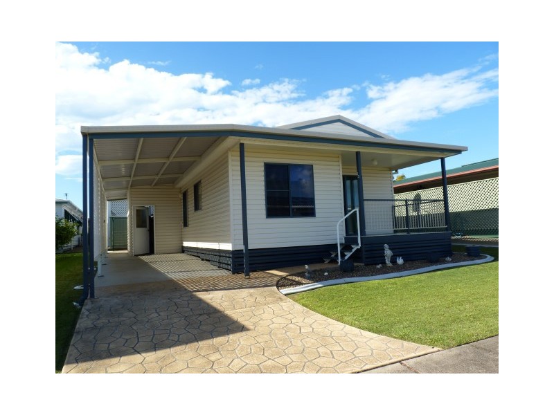 33 Pelican Avenue, Pialba QLD 4655