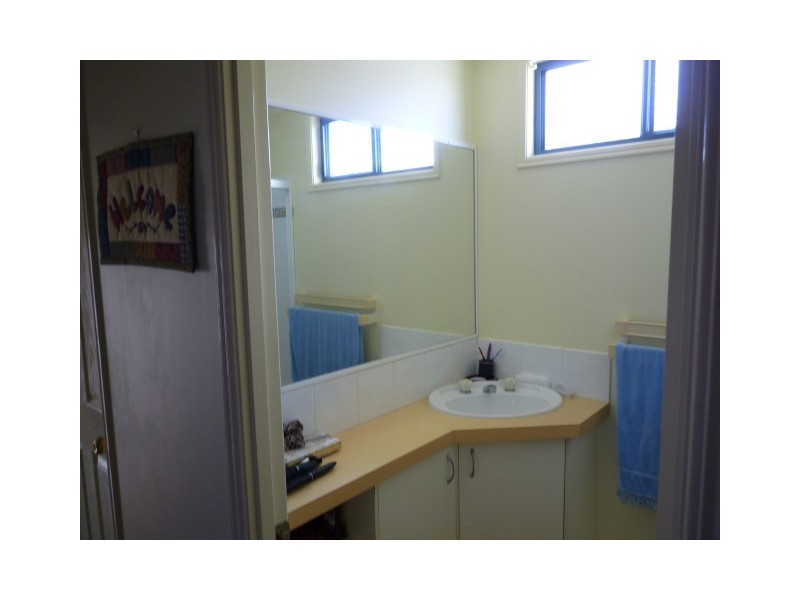 33 Pelican Avenue, Pialba QLD 4655