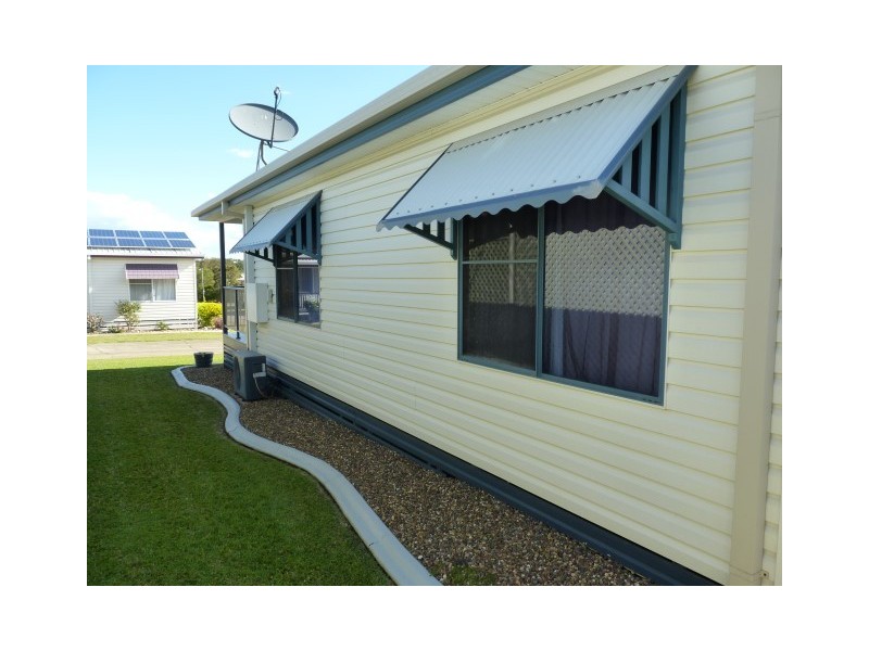 33 Pelican Avenue, Pialba QLD 4655