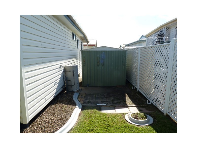 33 Pelican Avenue, Pialba QLD 4655