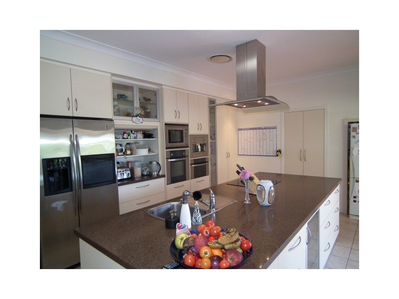 8 Washington Drive, Wondunna QLD 4655