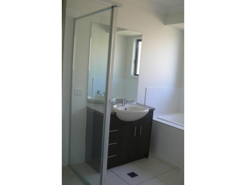 14 Roebuck Street, Urraween QLD 4655