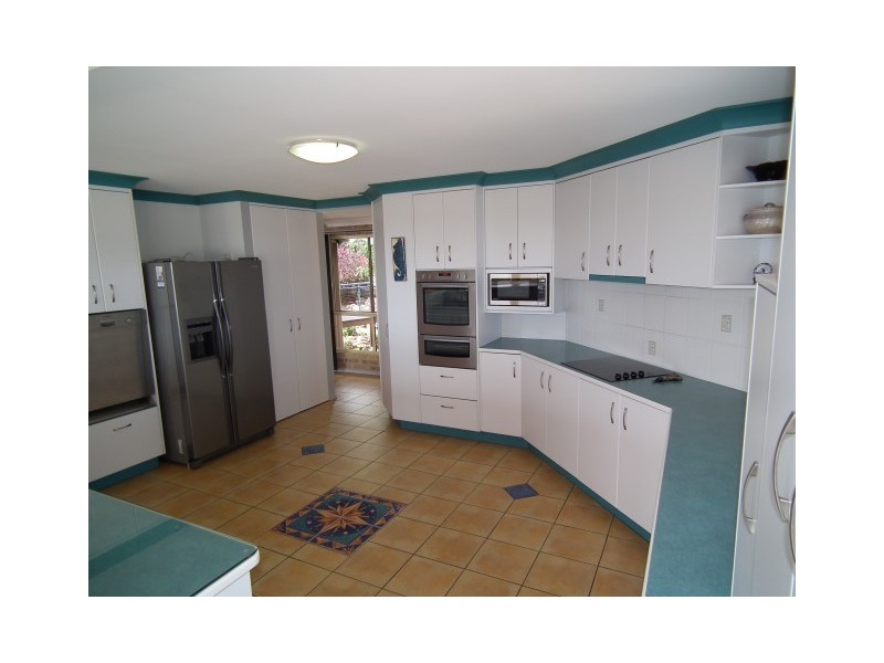 16 Sovereign Court, Urraween QLD 4655