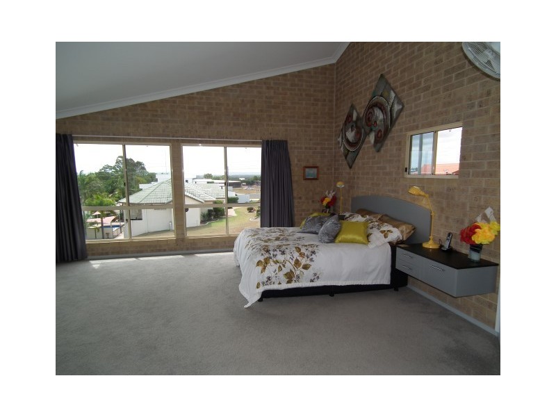 16 Sovereign Court, Urraween QLD 4655