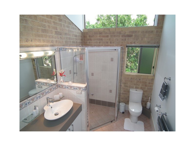 16 Sovereign Court, Urraween QLD 4655
