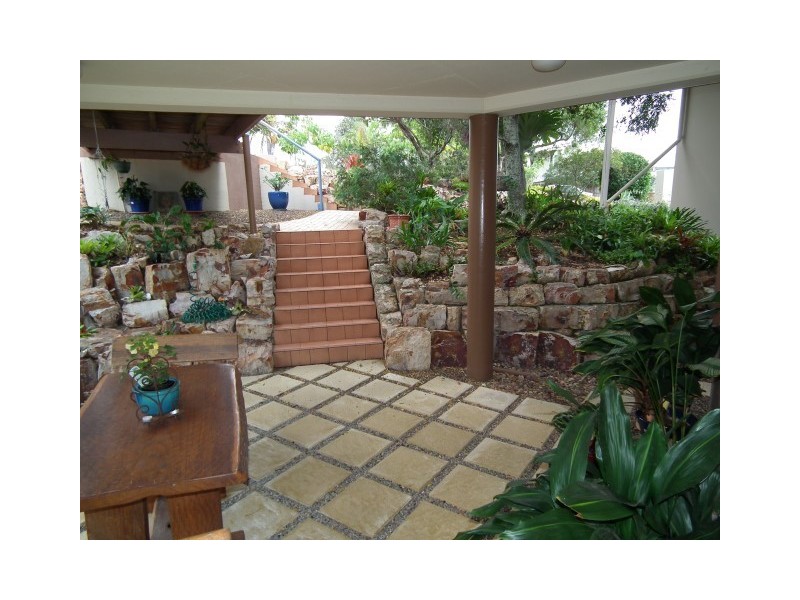 16 Sovereign Court, Urraween QLD 4655