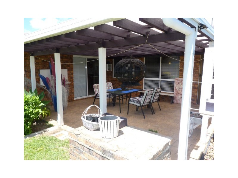 24 Michelle Drive, Point Vernon QLD 4655